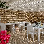Villa Rocabella Just 100m From Glyfada *