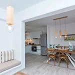 Villa Rocabella Just 100m From Glyfada *