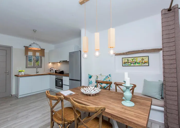 Villa Rocabella Just 100M From Glyfada Beach *